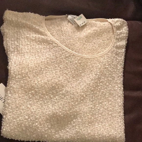 Ladies short sleeve blouse - Picture 3 of 3